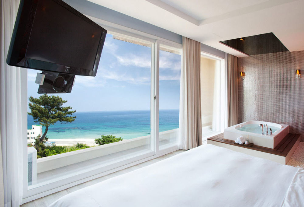 Sah Chun Ae Pension Gangneung Exteriör bild